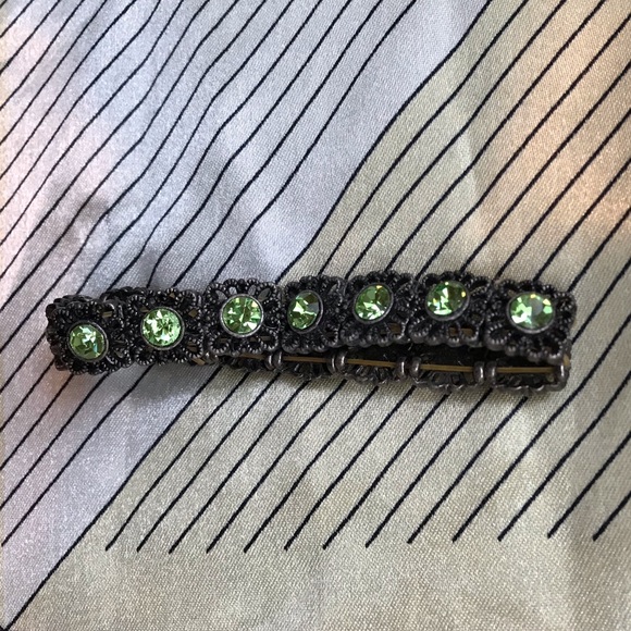 {FREE w/ purchase} Stretchy bracelet with green stones - Picture 1 of 3